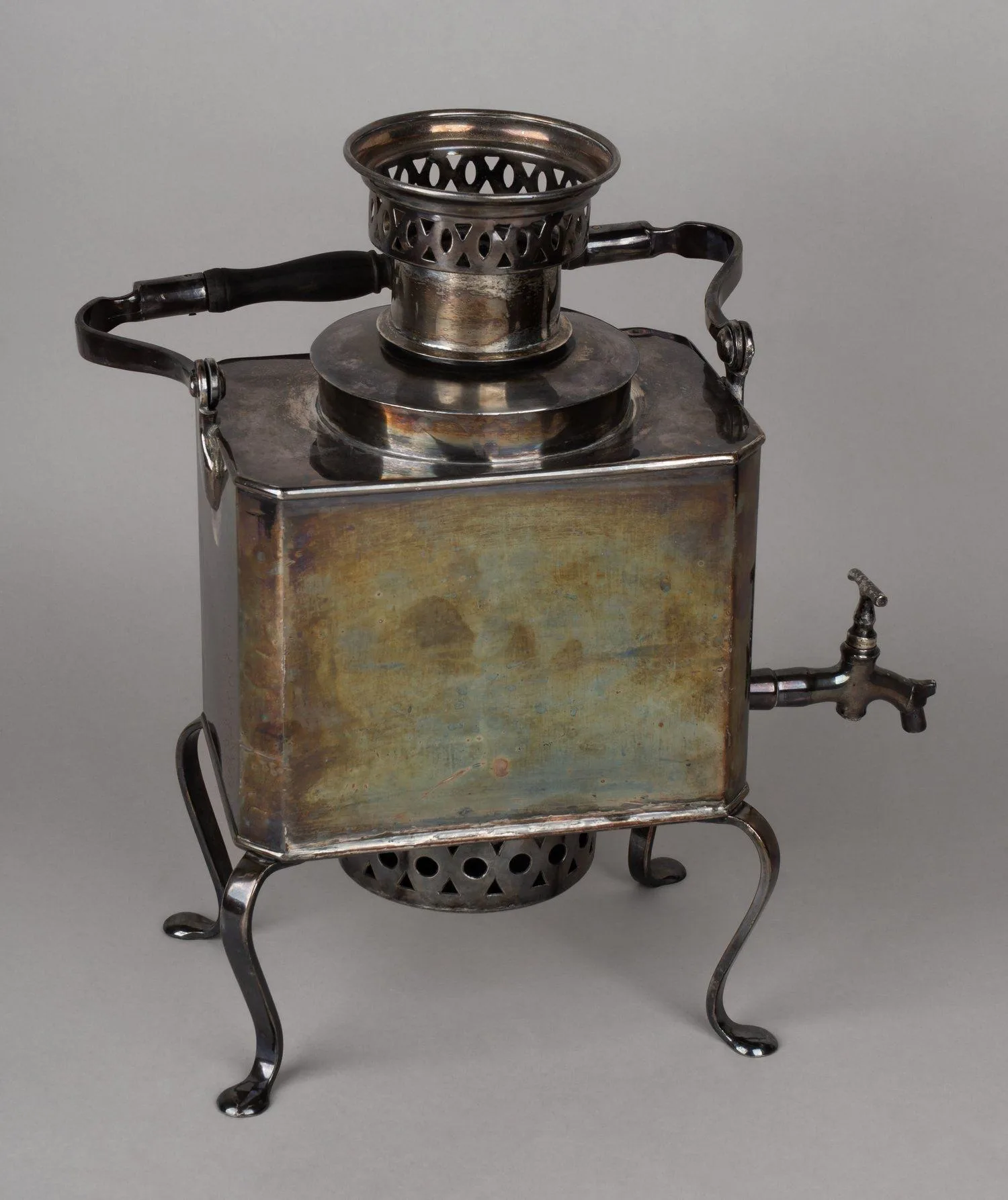 Самовар серебрёный, дорожный «Сундучок». Россия. Первая половина XIX века. — фото 4