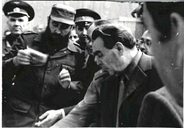 2 фотографии «Леонид Ильич Брежнев и Фидель Кастро в Звёздном городке». 1972. — фото 1