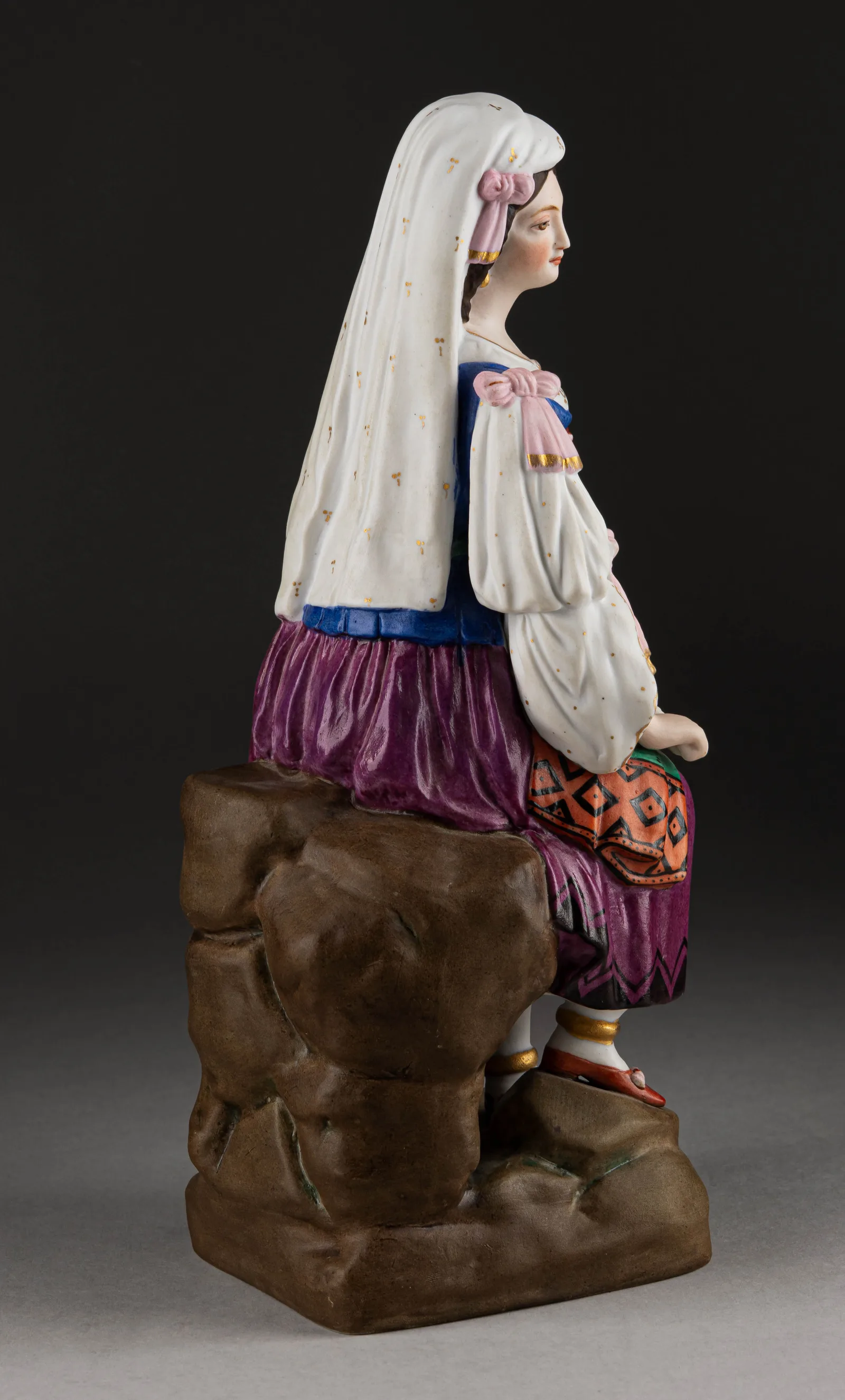 (Гарднер) Скульптура «Итальянская рыбачка Фенелла». Россия, Фабрика Ф.Я. Гарднера, 1870–80-е годы. — фото 4