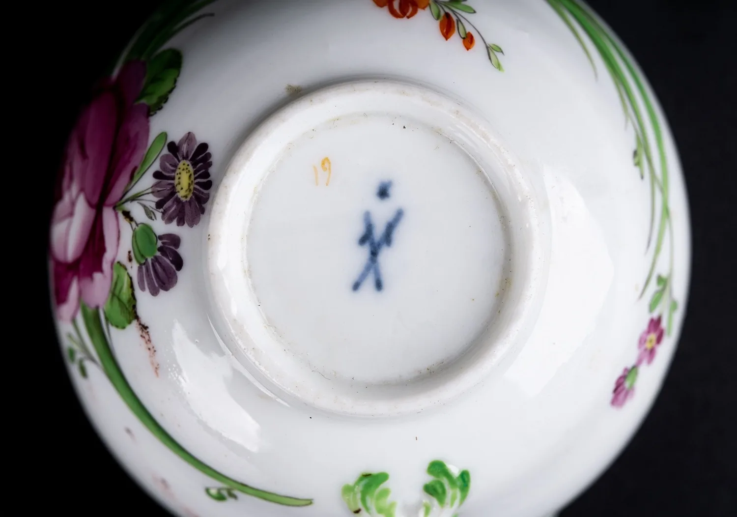 Чашка с изображением розы и незабудок. Германия, мануфактура Meissen, конец XVIII - начало XIX века. — фото 5