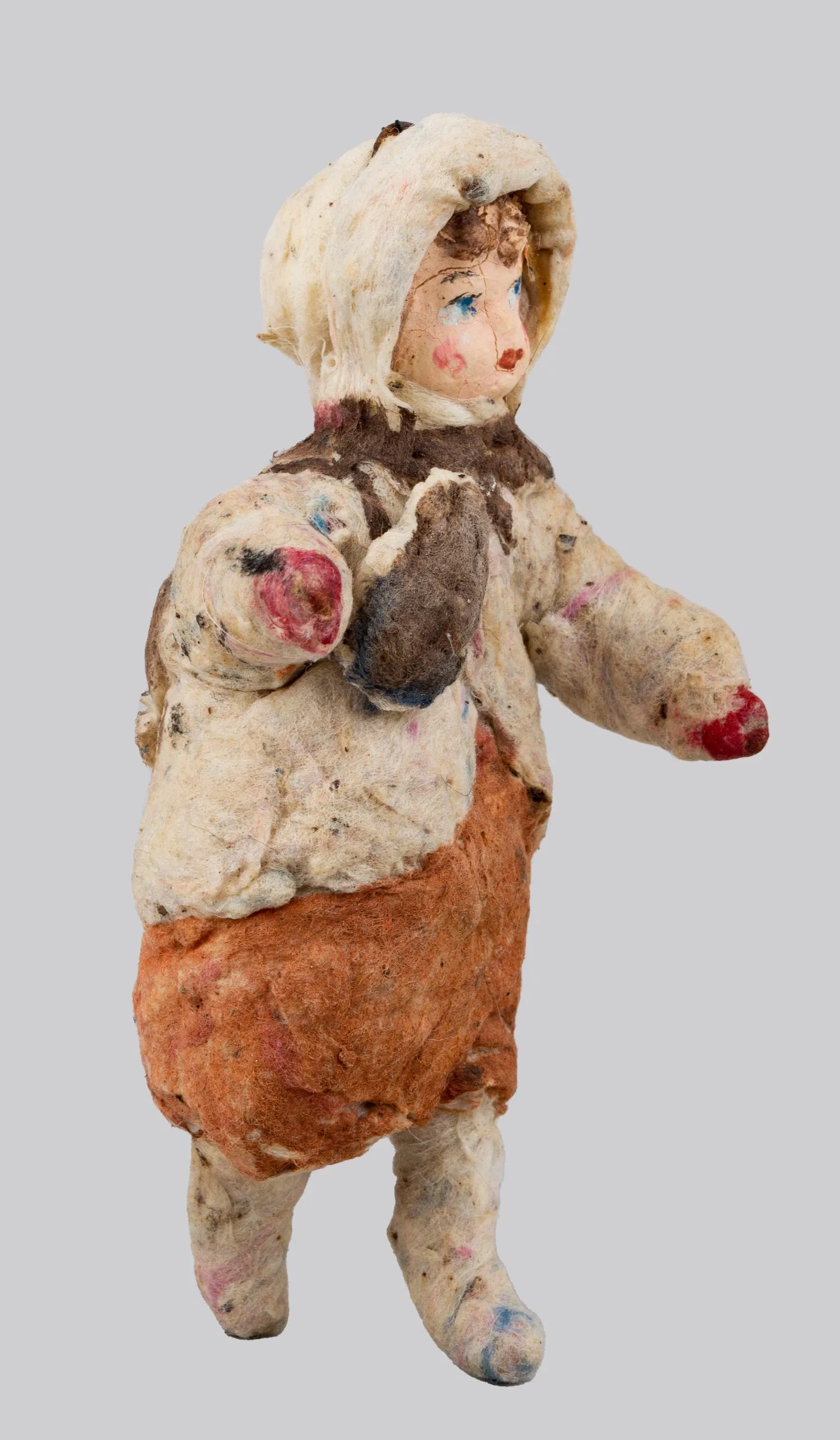 Елочная игрушка «Девочка с коньками». СССР, 1930-50-е годы. — фото 2