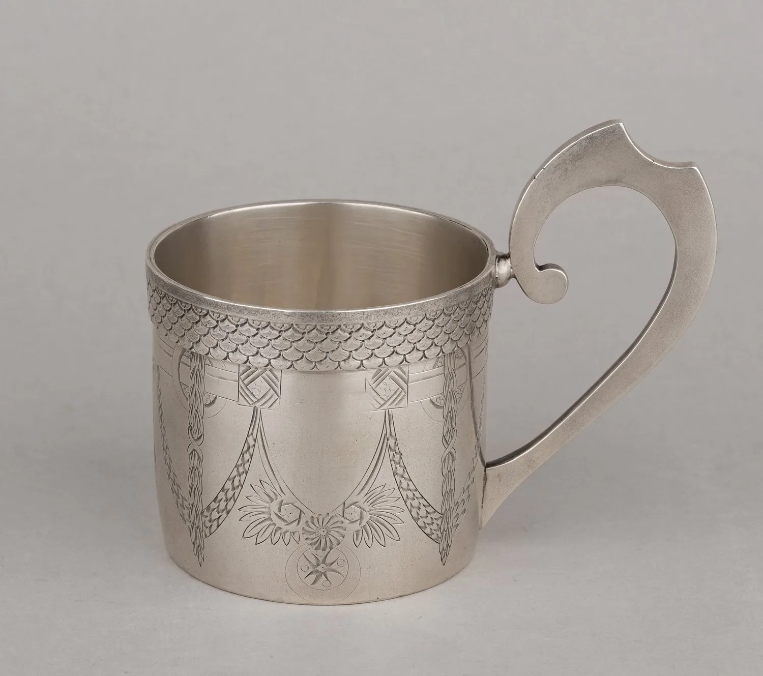 Подстаканник в стиле модерн. Россия, Москва, фабрика Кузьмичева А.И.,1908-1917 гг. — фото 1