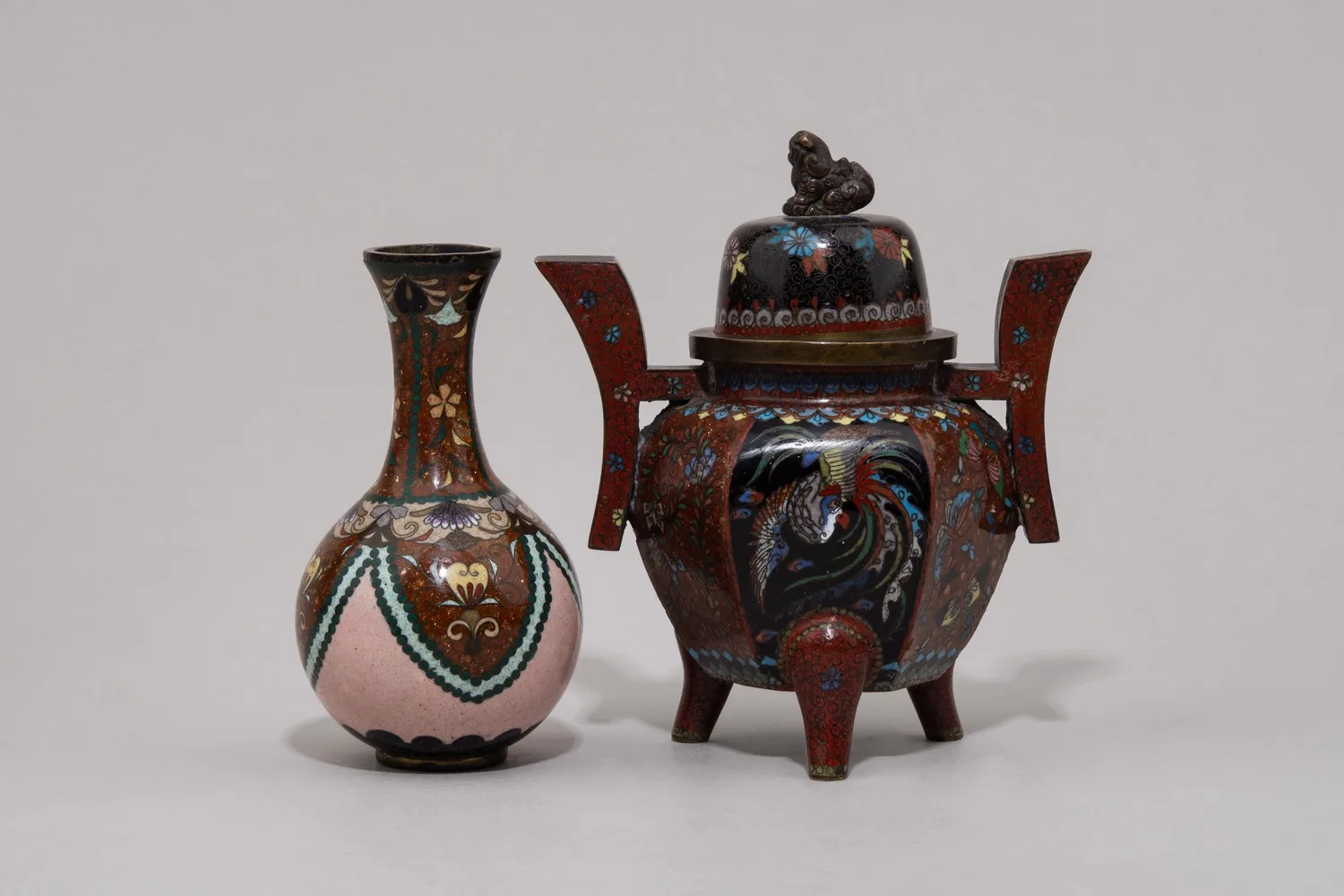 Вазочка и курильница с изображением Феникса. Япония, 1868–1912 (период Мэйдзи). — фото 2