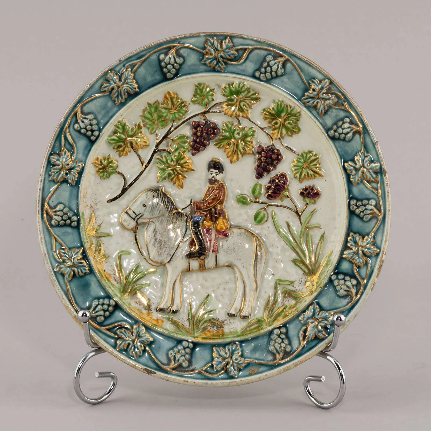 Тарелка, "Казак на коне". Россия, Завод М.С. Кузнецова в Твери, 1870-1872 годы. — фото 1