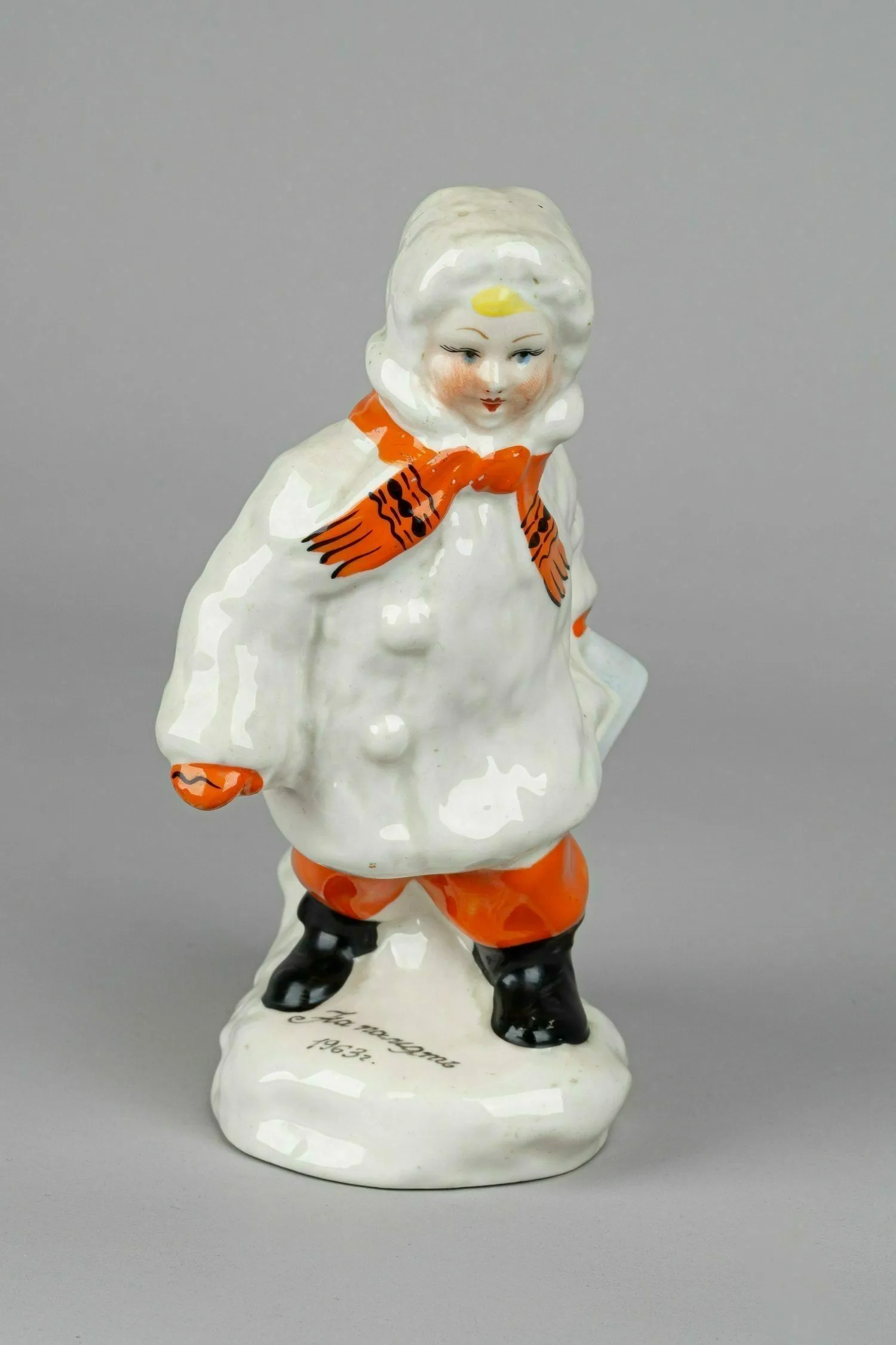 Статуэтка «Девочка с санками». СССР, Городницкий фарфоровый завод, 1950-1960-е гг. — фото 3