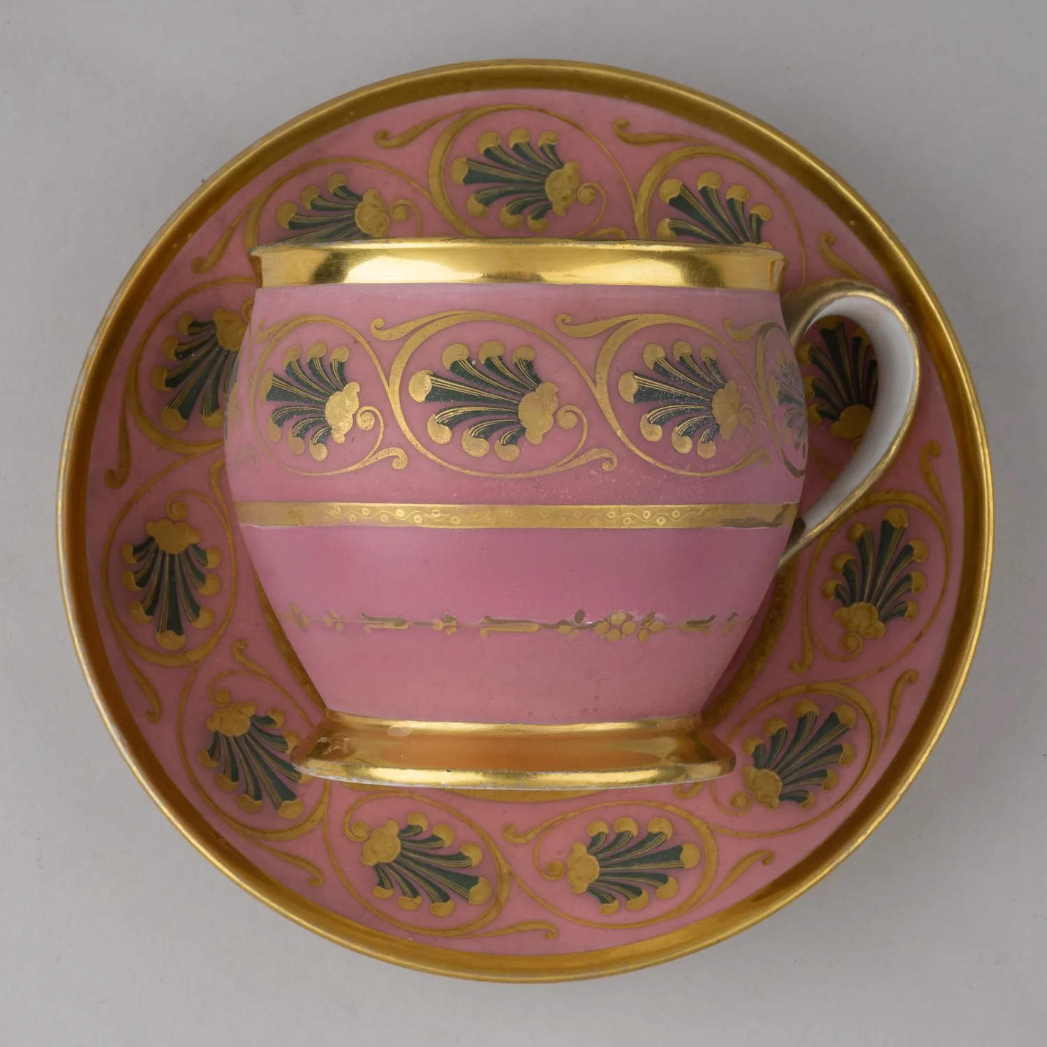 (Ампир) Чашка с блюдцем в стиле ампир. 1820-1830-е годы. — фото 2