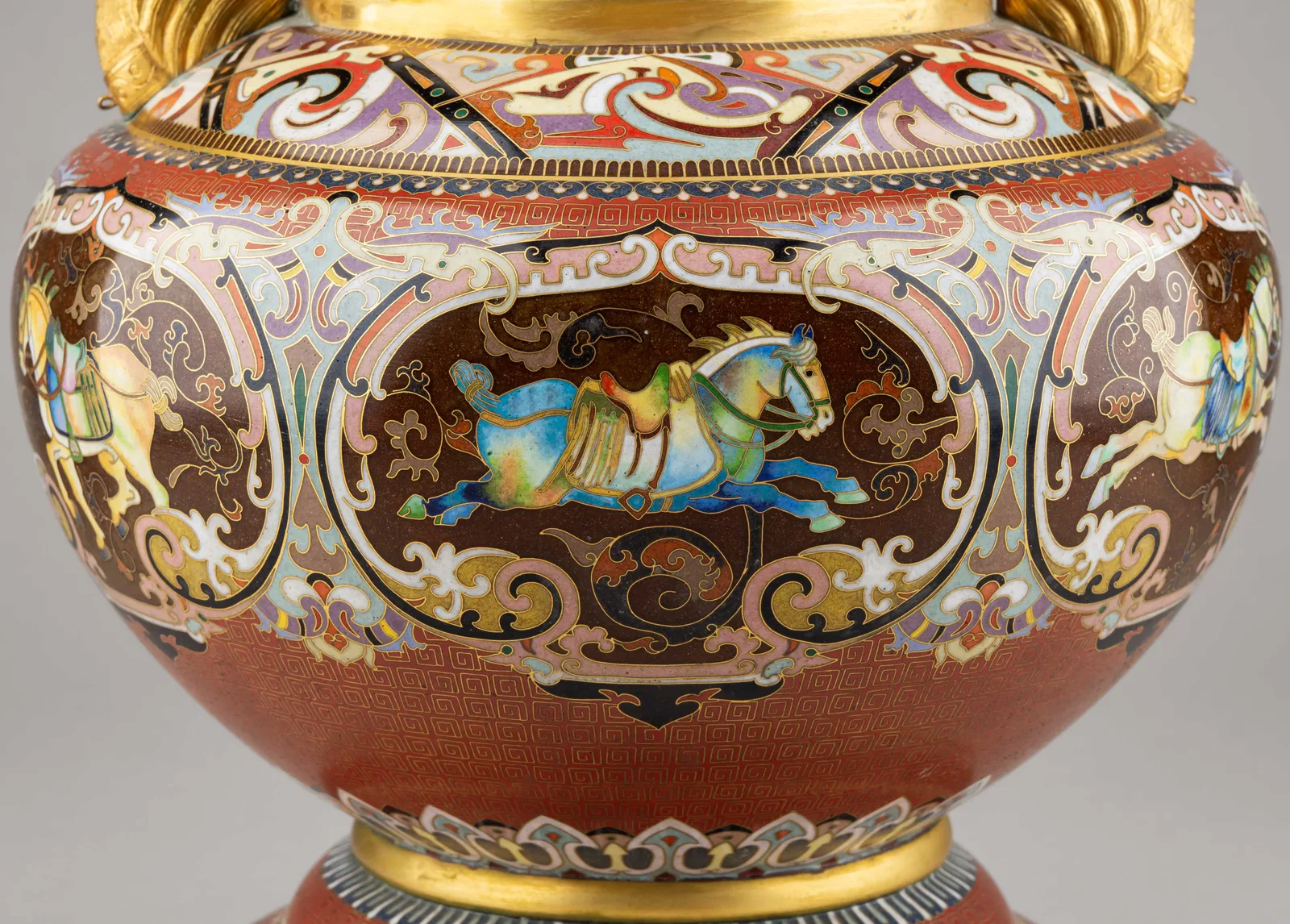 (Экспертиза) Ваза (46см) в технике клуазоне «Танские кони». Китай, 1920–1930-е годы. — фото 8