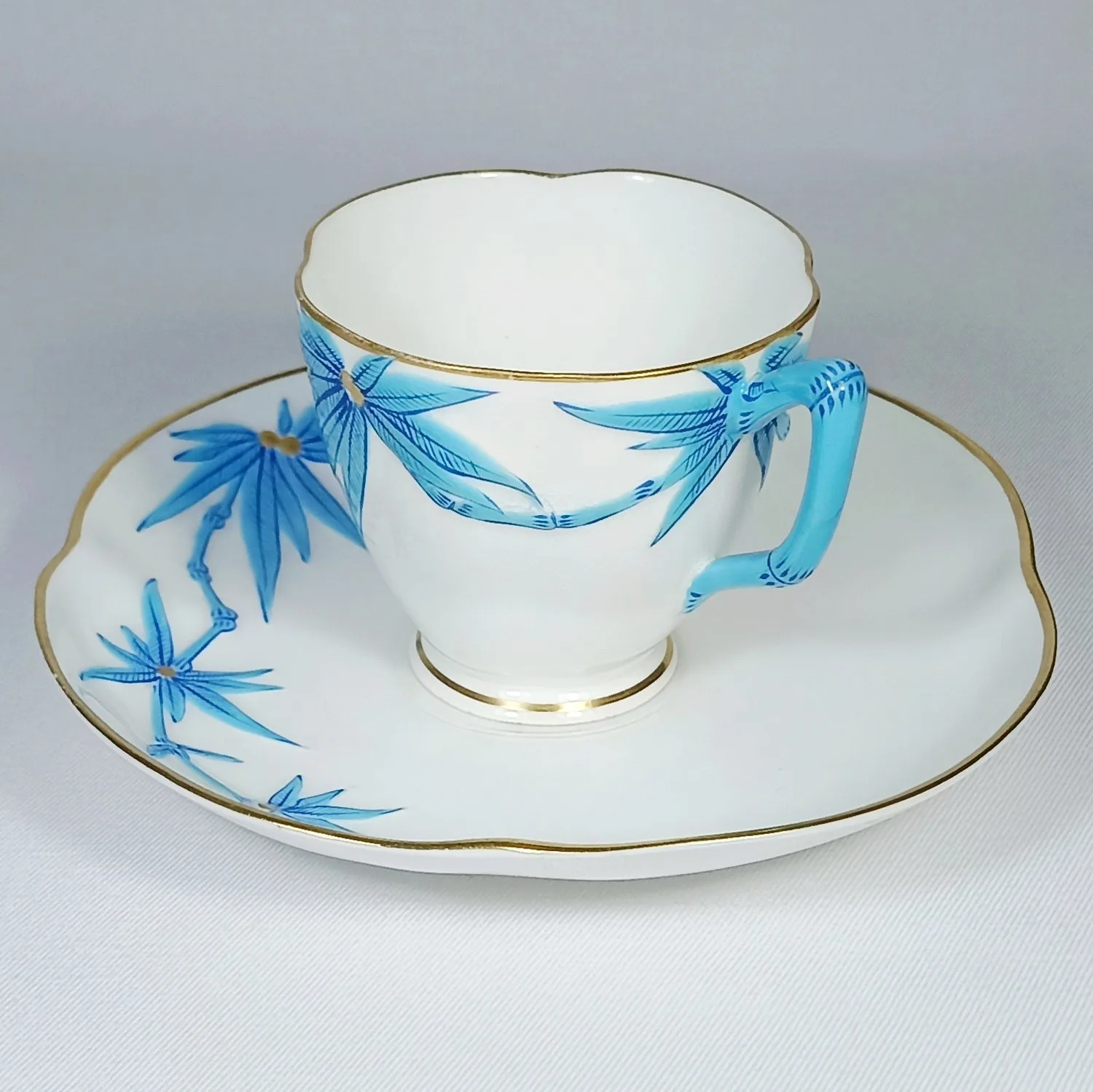 (Royal Worcester) Чайная пара с росписью в виде сказочного бирюзового бамбука. Англия, Royal Worcester, 1879. — фото 6
