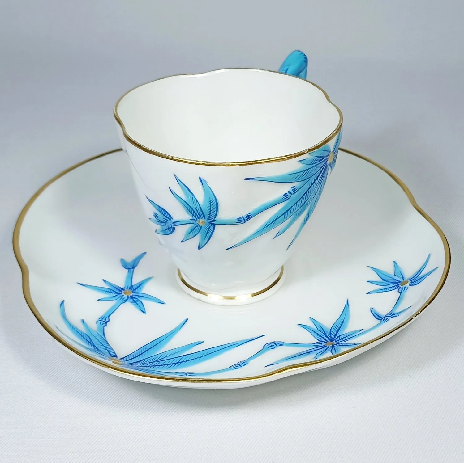 (Royal Worcester) Чайная пара с росписью в виде сказочного бирюзового бамбука. Англия, Royal Worcester, 1879. — фото 3