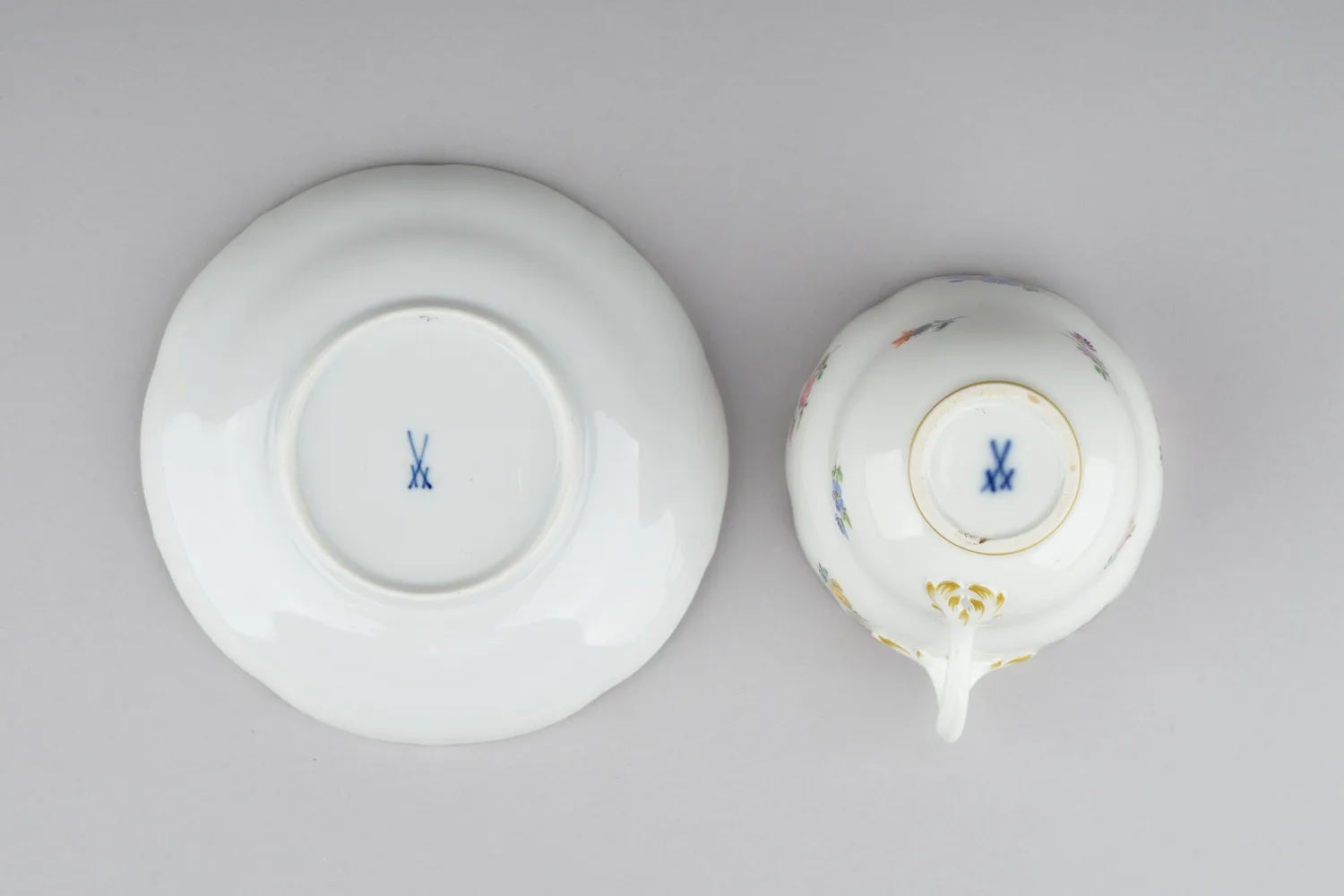Чайная пара с цветочным узором. Германия, мануфактура Meissen, конец XIX - начало XX века. — фото 4