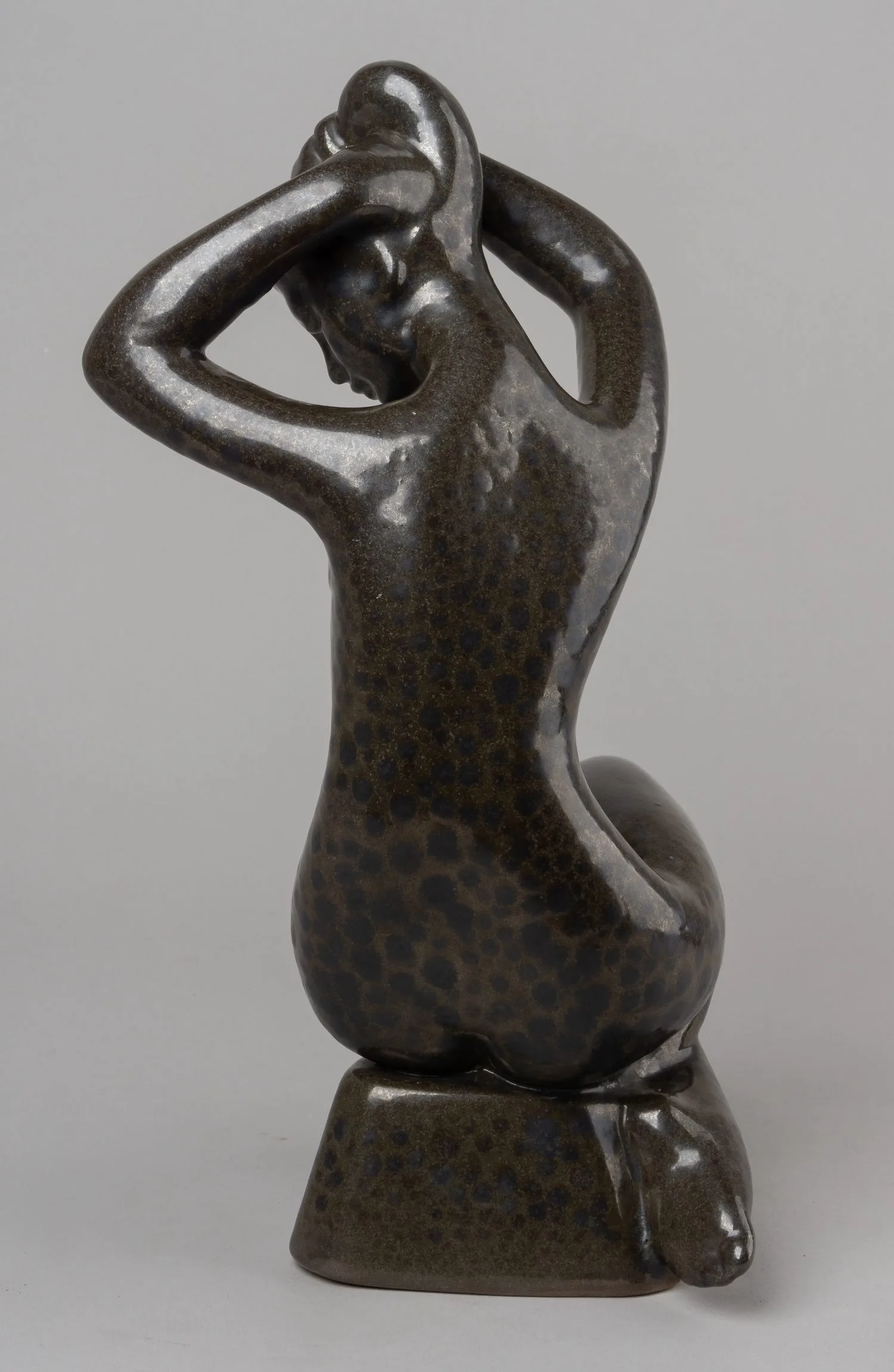 («Черное Ню») Скульптура «Обнаженная». СССР, Львовская экспериментальная керамико-скульптурная фабрика, возможное авторство Лейла Беляева, 1960-е годы. — фото 3