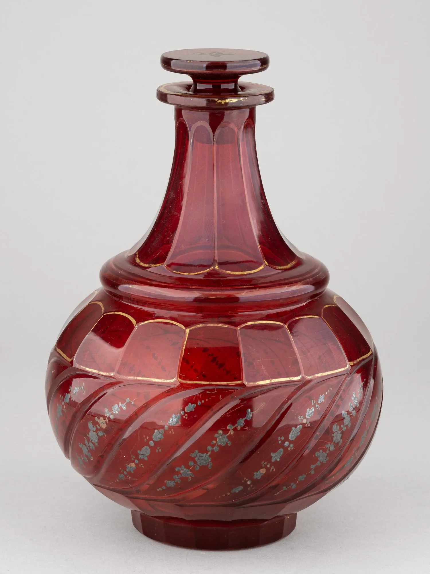 Графин «рубинового стекла». Россия, 1830-е – 1840-е гг. — фото 1