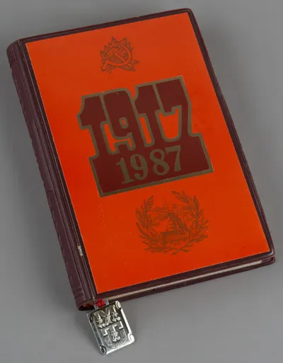 Иллюстрированный ежедневник на 1987 год (М., 1986).