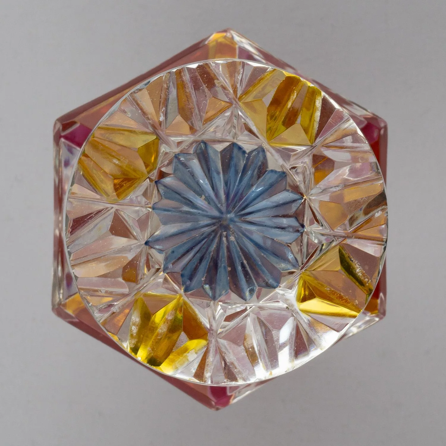 (Завод Бахметевых) Флакон с транспарантной росписью и гранением. Россия, стеклянный завод Бахметевых (?), 1830-40-е гг. — фото 3