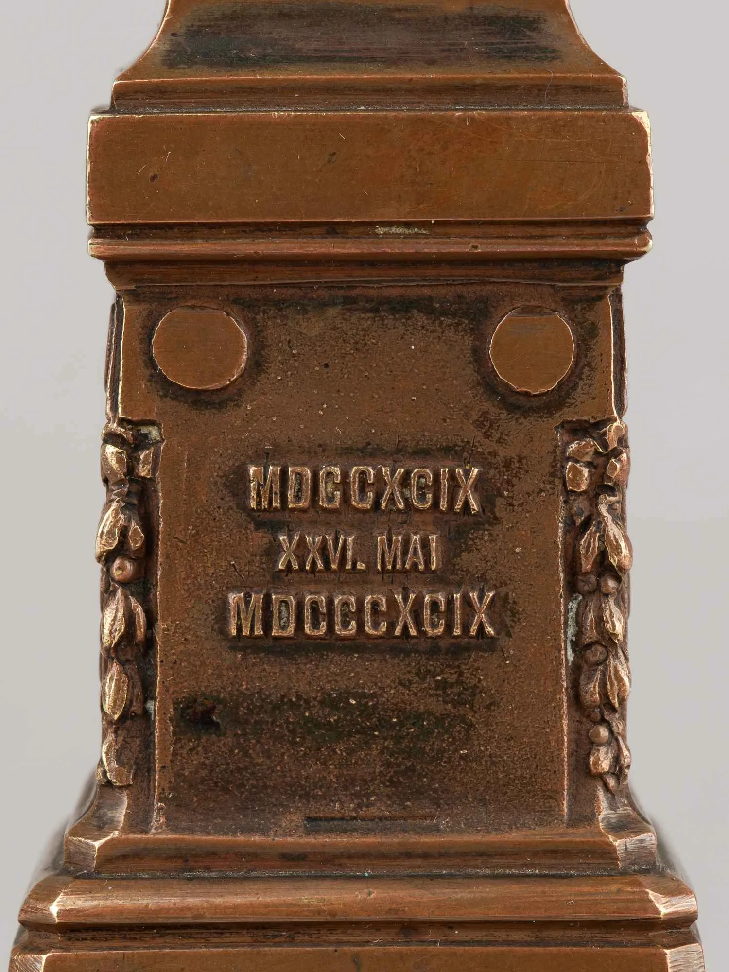 Скульптура кабинетная "Памятник А.С. Пушкину". Россия, Москва, H.Moret, 1899. Уменьшенная копия памятника, установленного в 1880 г. в Москве, авторства Опекушина Александра Михайловича. — фото 7