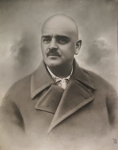 Крупноформатный фотопортрет Николая Михайловича Шверника. 1920-е годы. Из собрания семьи Н.М. Шверника.