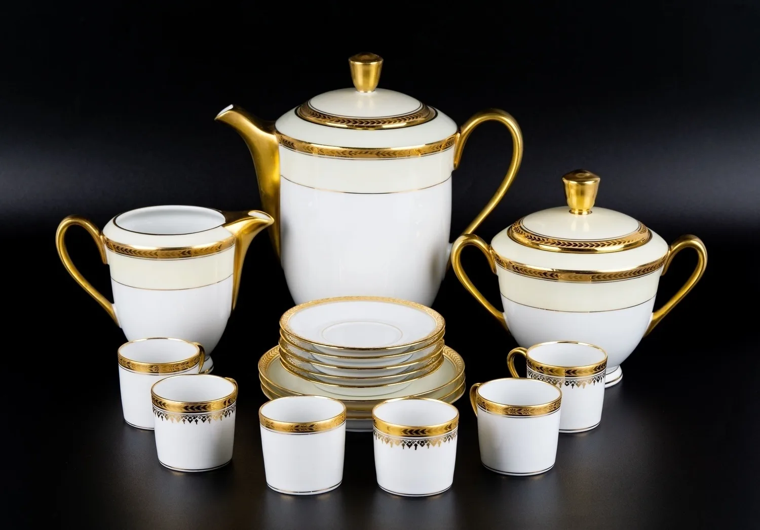 Кофейный сервиз c лавровым орнаментом и золочением. Франция, Limoges, вторая половина XX века. — фото 1