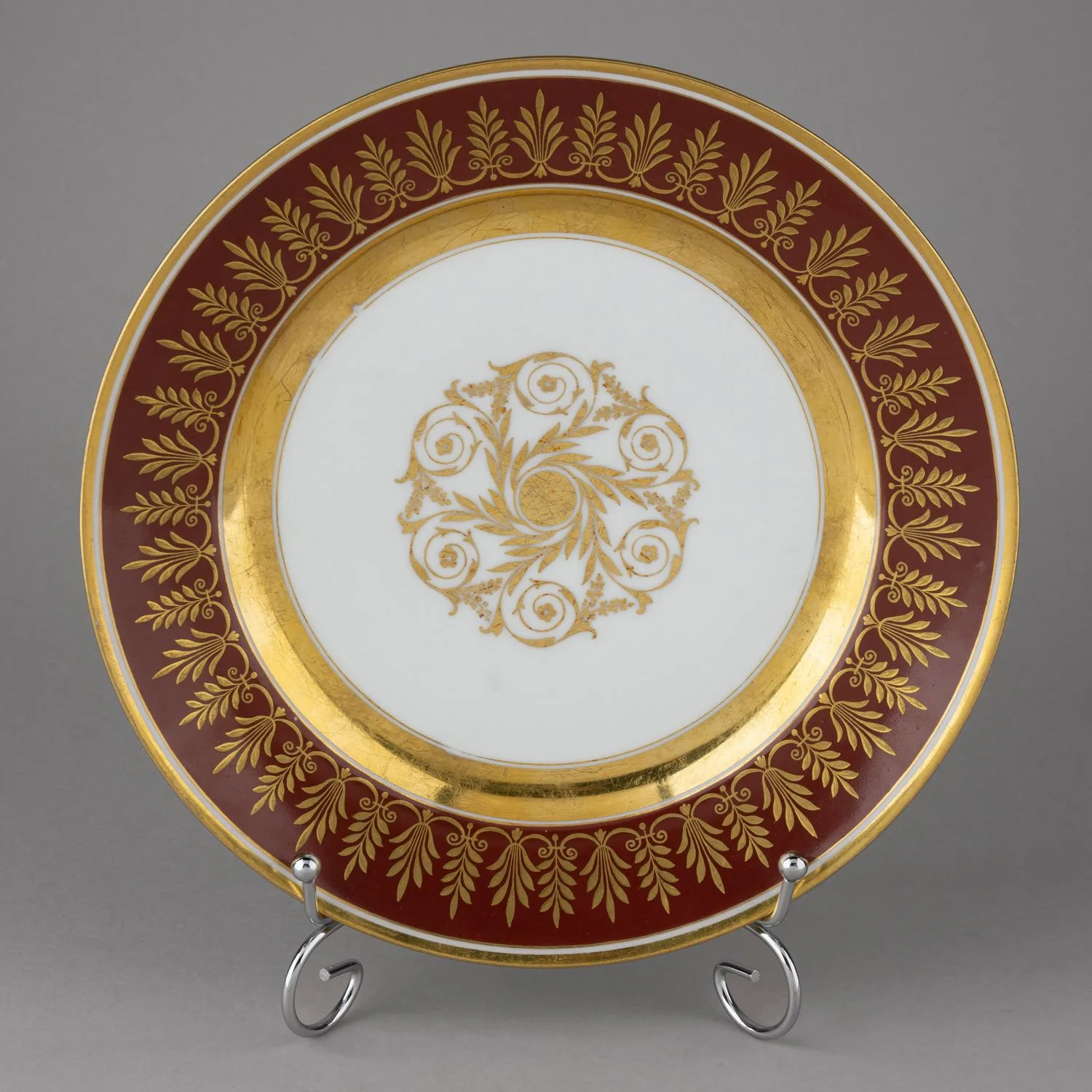 Тарелка из Гурьевского сервиза. Россия, Императорский фарфоровый завод. 1855–1881 годы. — фото 1