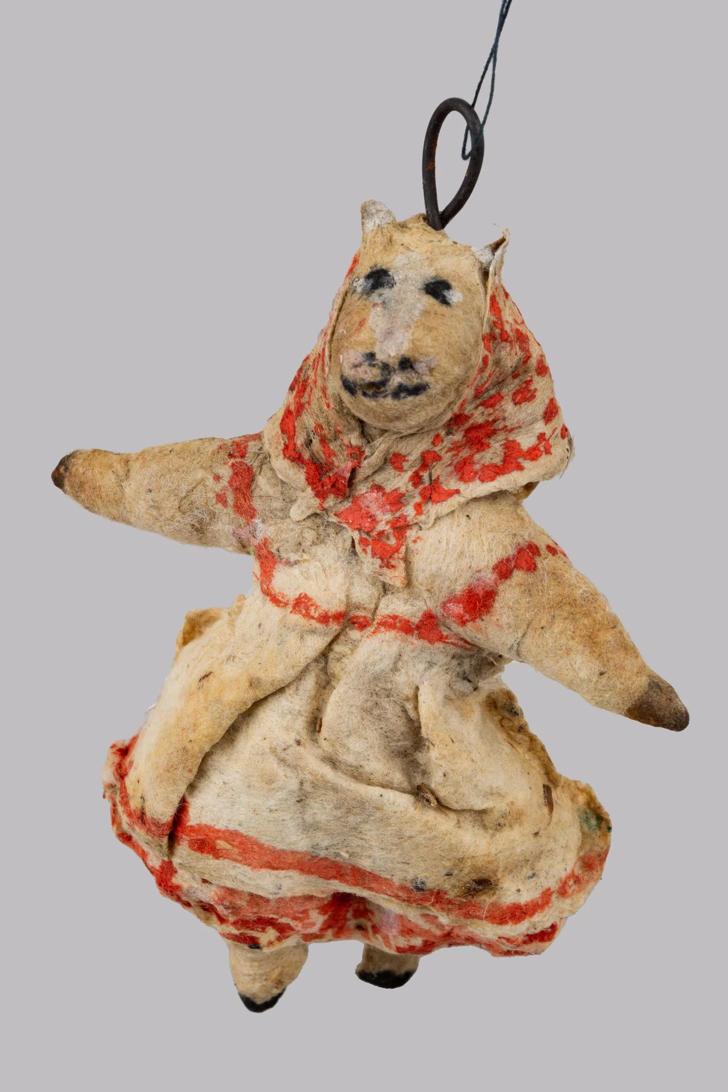 Елочная игрушка «Буренка в сарафане и платке». СССР, 1930-50-е годы. — фото 1