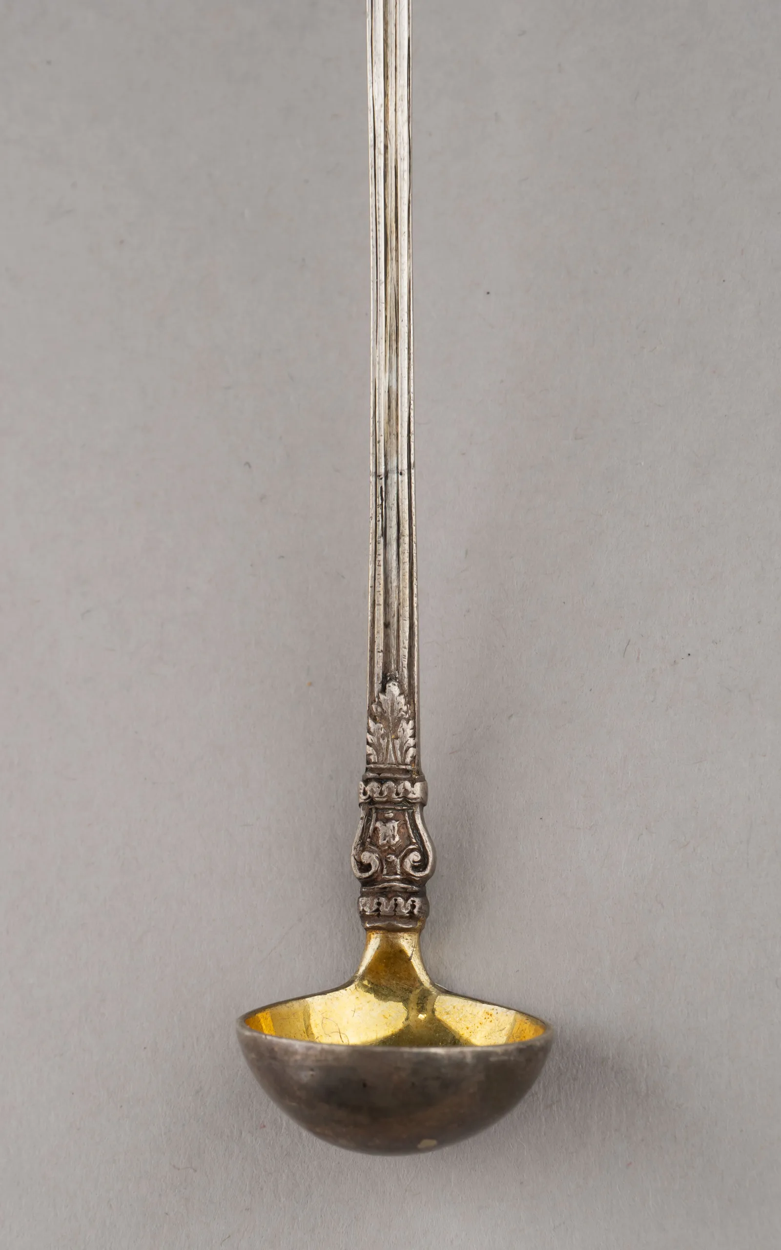 (Фаберже. С экспертизой) Круэт для специй в стиле ампир. Россия, Москва, фирма Придворного Поставщика К. Фаберже, хрусталь – стеклянных заводов Торгового дома Нечаева - Мальцева, 1894. — фото 10