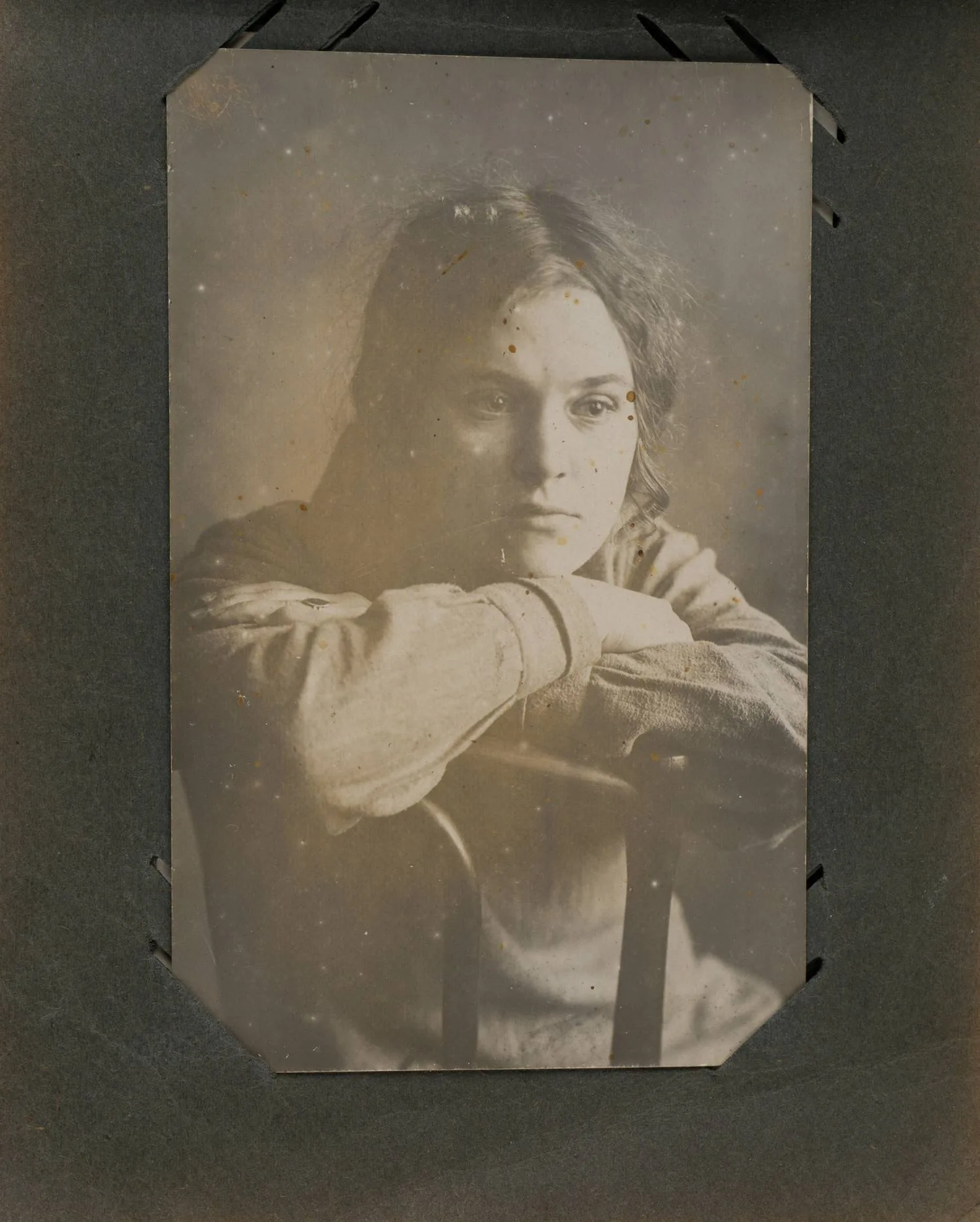 30 фотографий (формата открытки) из семейного архива в альбоме. Россия, 1910-е - 1920-е годы. — фото 6
